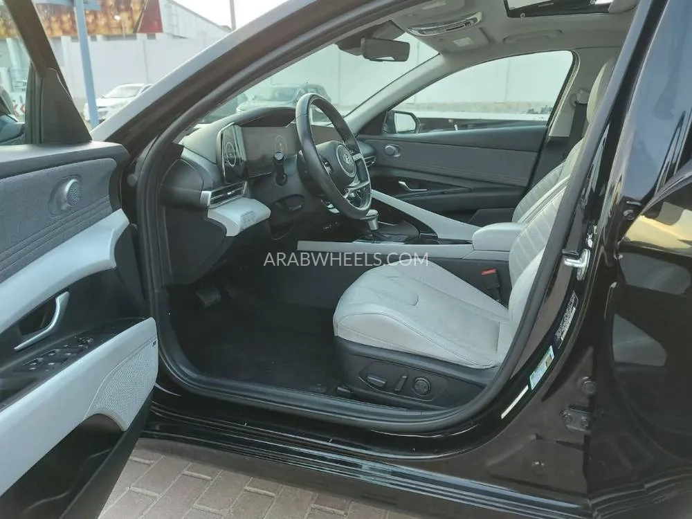 Hyundai Elantra 2021 for Sale in Sharjah Image-11