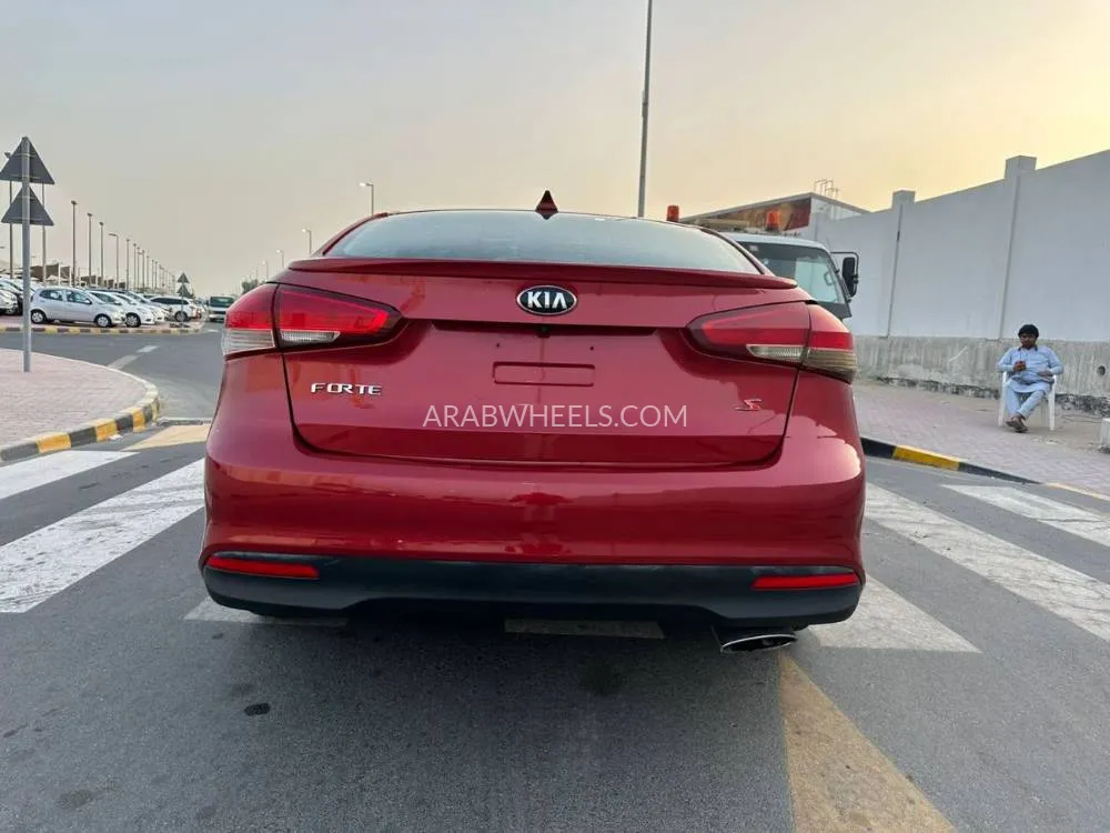 Kia Forte 2018 for Sale in Sharjah Image-2
