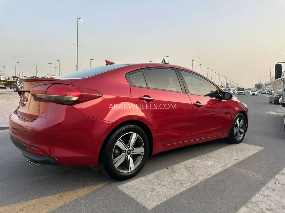 Kia Forte 2018 for Sale in Sharjah Image-5