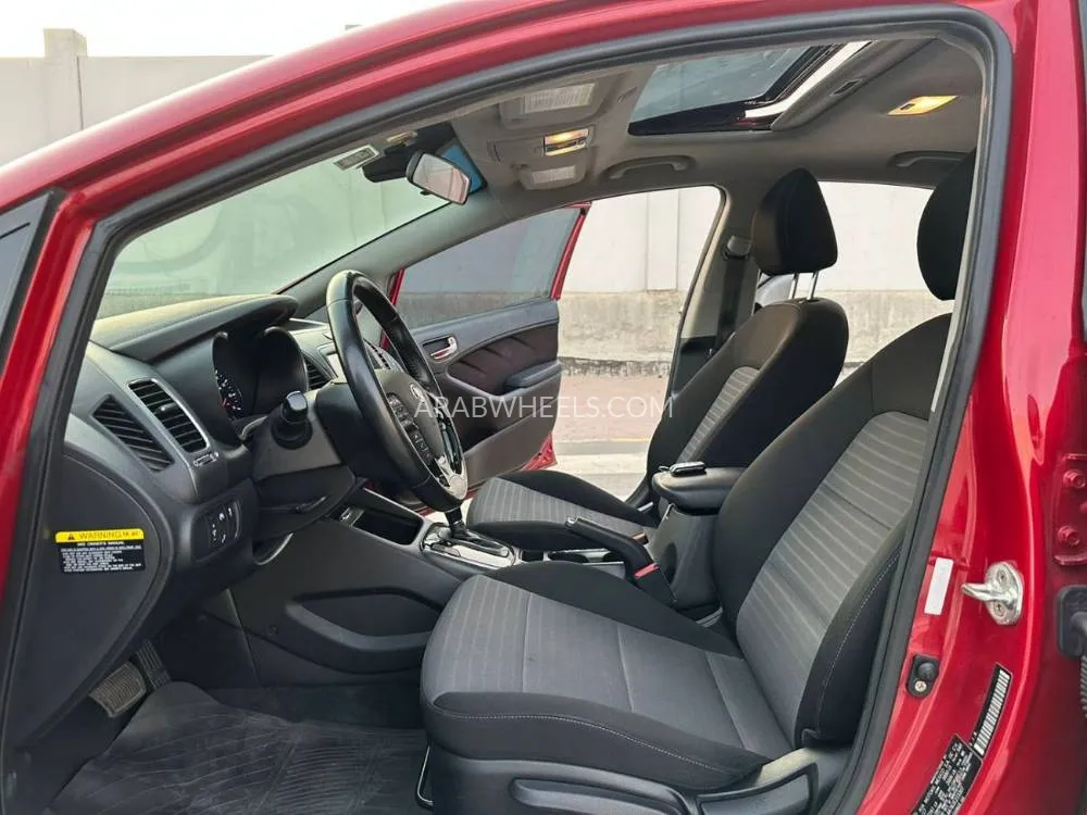 Kia Forte 2018 for Sale in Sharjah Image-13