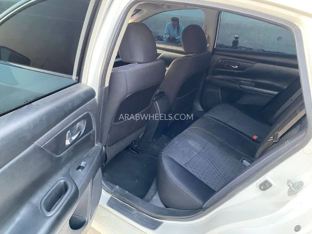 Nissan Altima 2016 for Sale in Sharjah Image-11