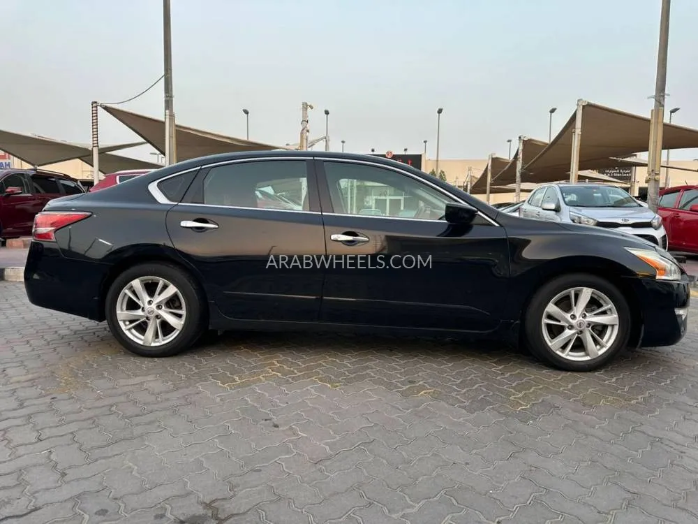Nissan Altima 2015 for Sale in Sharjah Image-6