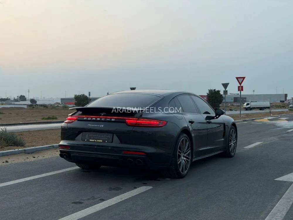 Porsche Panamera 2018 for Sale in Sharjah Image-4
