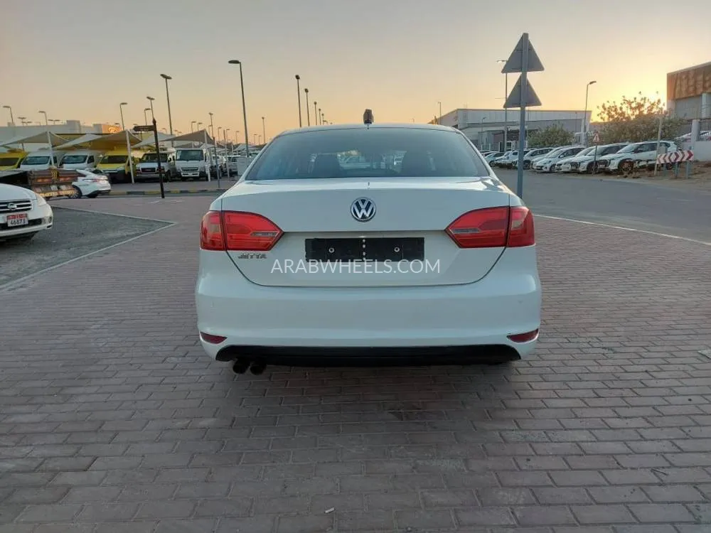 Volkswagen Jetta 2012 for Sale in Sharjah Image-3