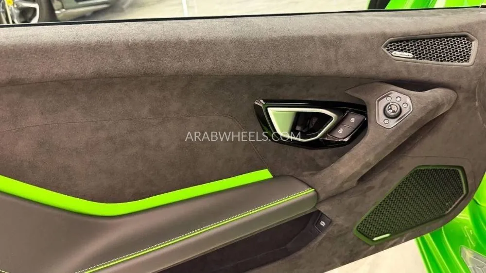 Lamborghini Huracan 2024 for Sale in Dubai Image-14