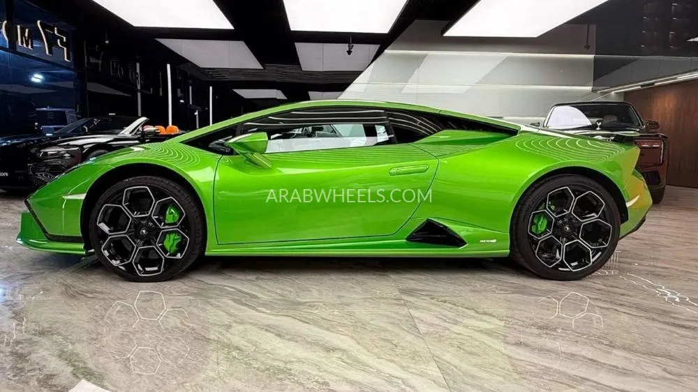 Lamborghini Huracan 2024 for Sale in Dubai Image-18