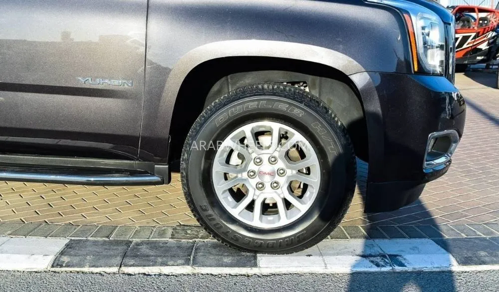 GMC Yukon 2017 for Sale in Dubai Image-16
