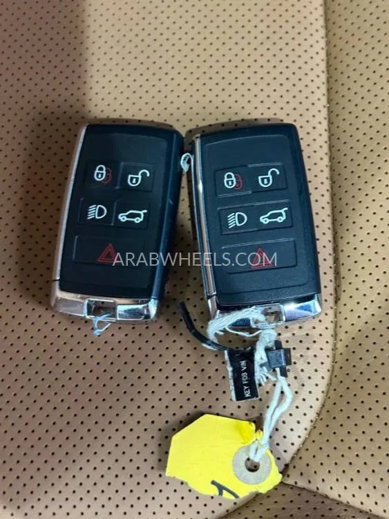 Land Rover Defender 2023 for Sale in Dubai Image-16