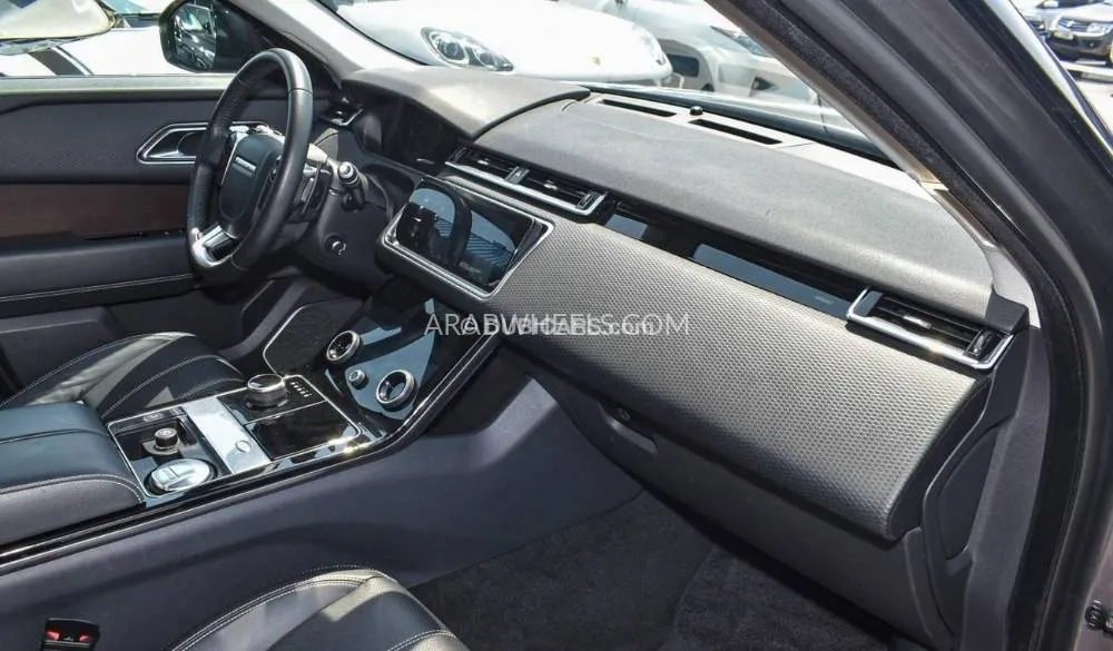 Land Rover Range Rover Velar 2018 for Sale in Dubai Image-11