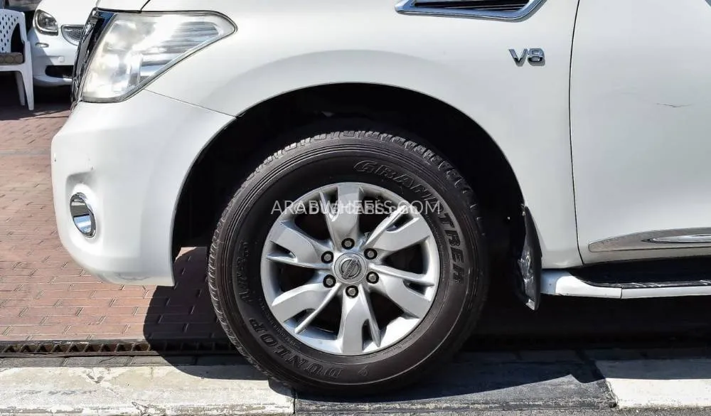 Nissan Patrol 2013 for Sale in Dubai Image-14