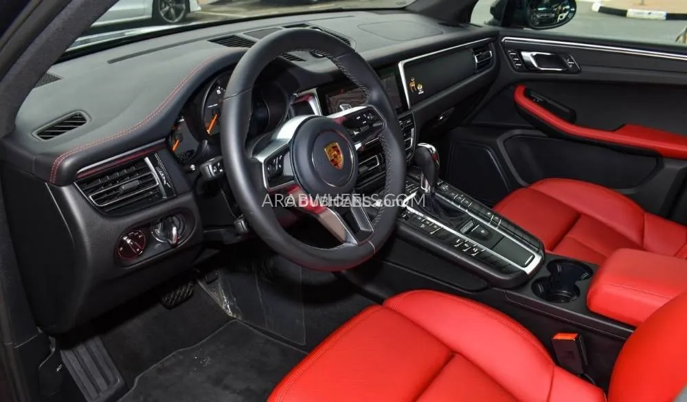 Porsche Macan 2021 for Sale in Dubai Image-4