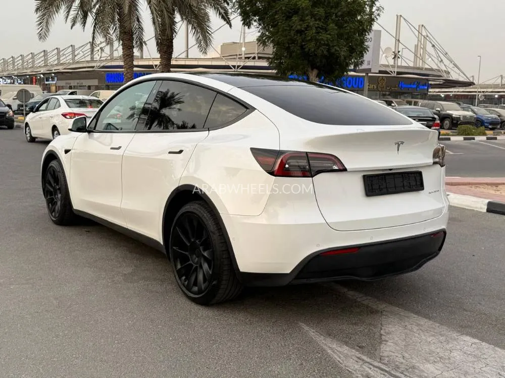 Tesla Model Y 2022 for Sale in Dubai Image-4