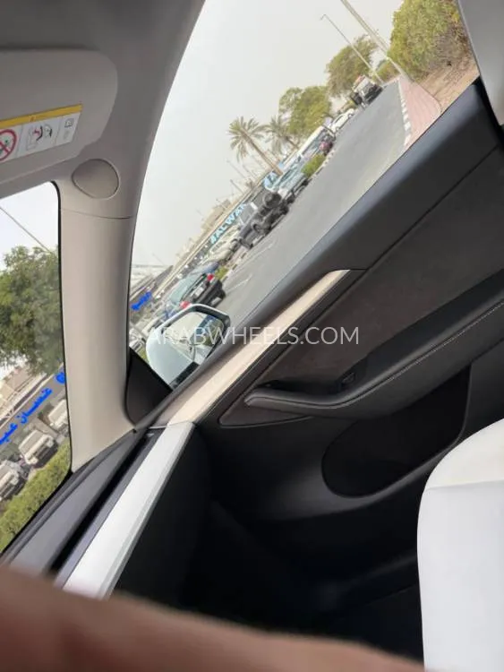 Tesla Model Y 2022 for Sale in Dubai Image-10