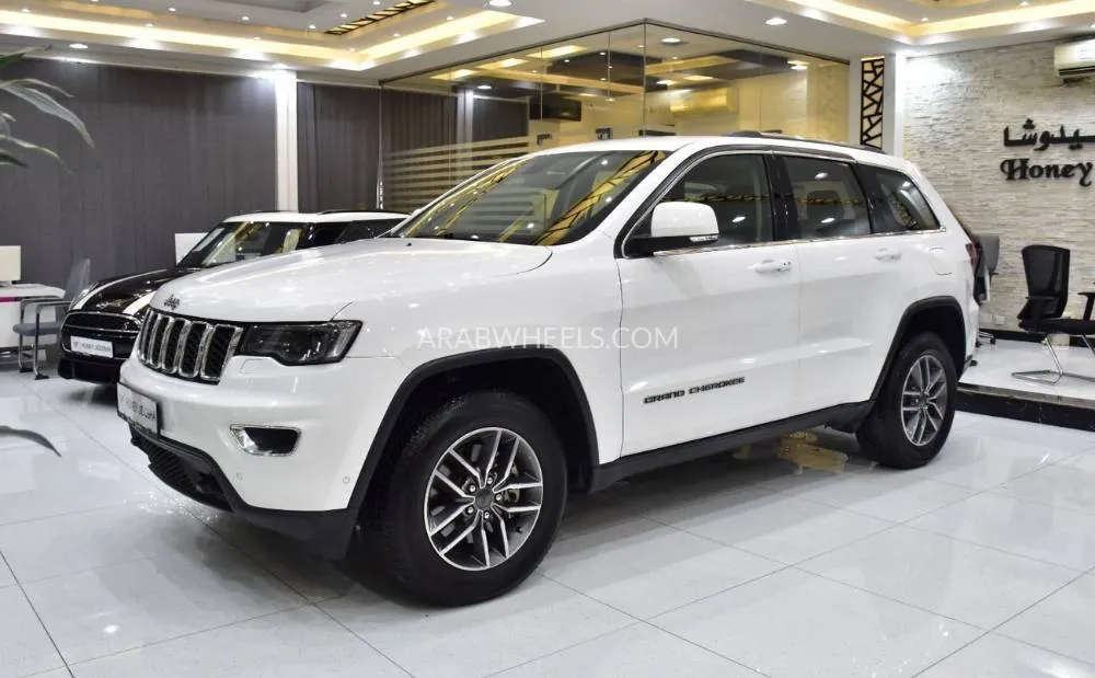 Jeep Cherokee 2020 for Sale in Dubai Image-3