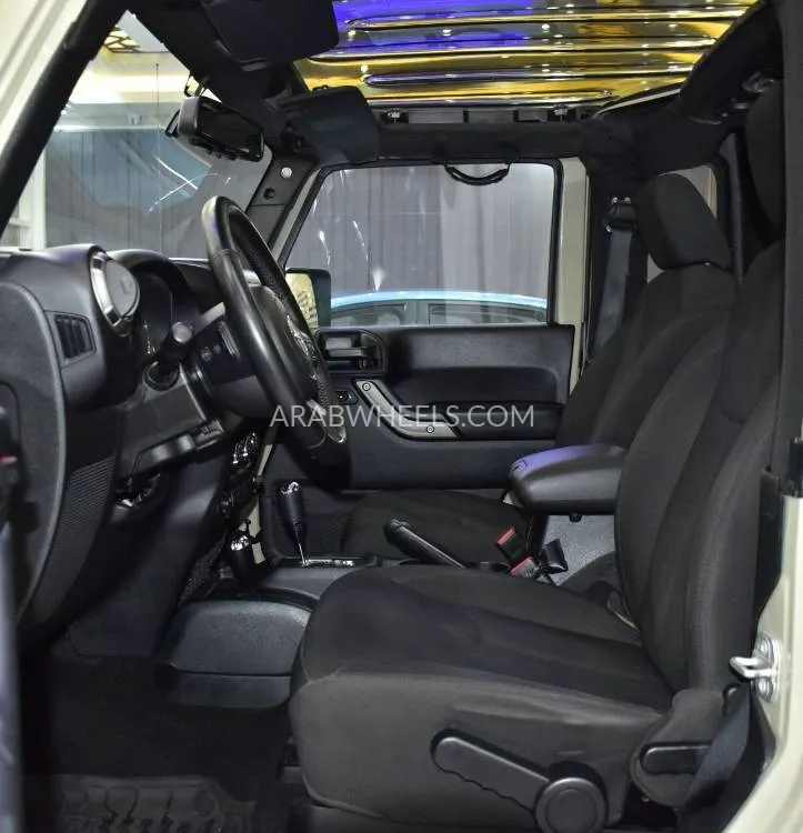 Jeep Wrangler 2018 for Sale in Dubai Image-10