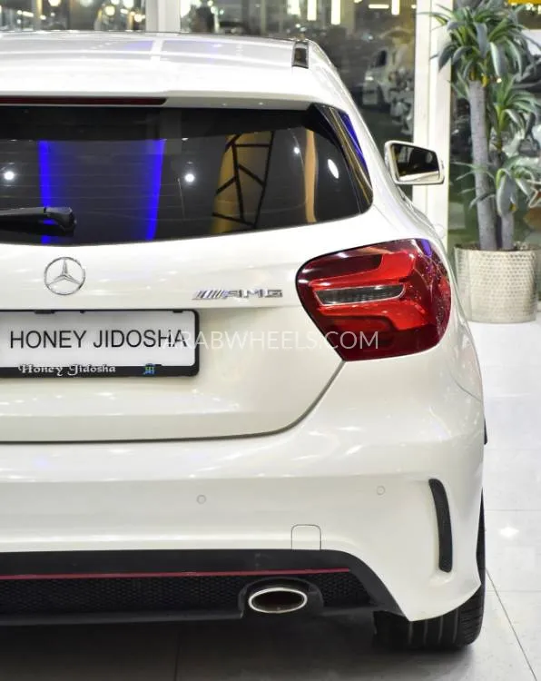 Mercedes Benz A Class 2015 for Sale in Dubai Image-9