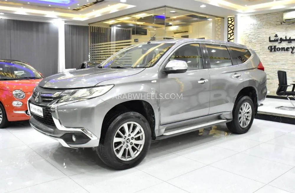 Mitsubishi Montero Sport 2016 for Sale in Dubai Image-3
