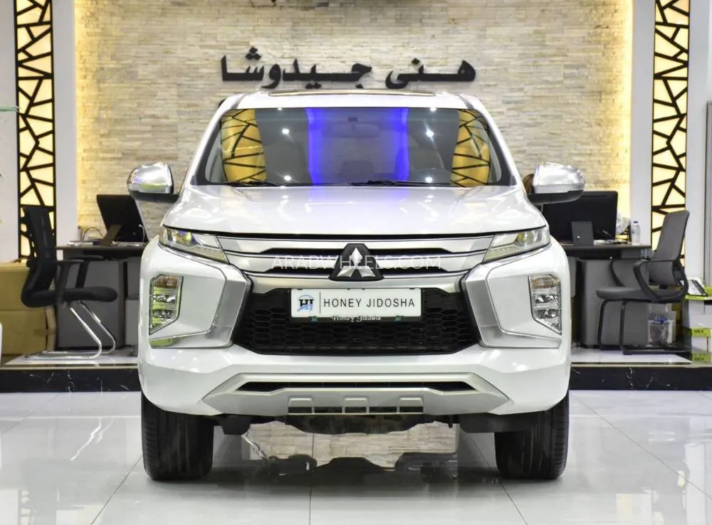 Mitsubishi Montero Sport 2021 for Sale in Dubai Image-2