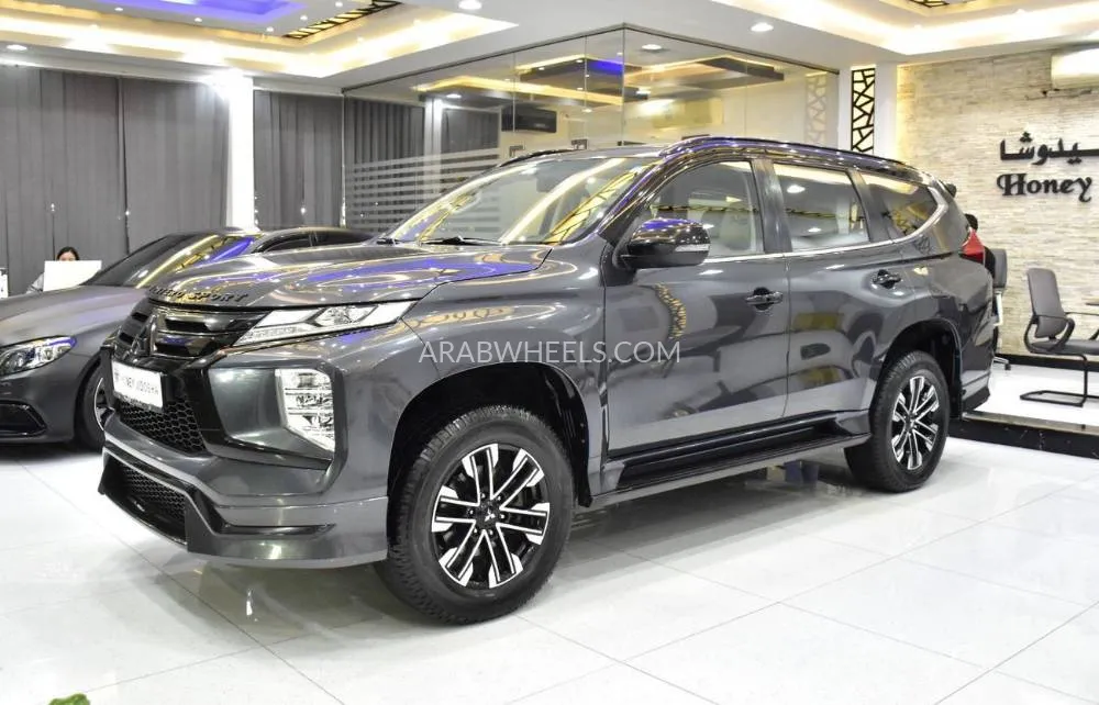 Mitsubishi Montero Sport 2023 for Sale in Dubai Image-3