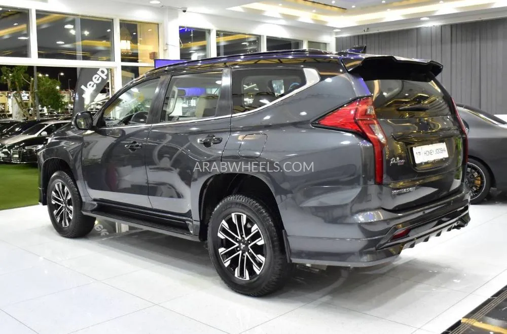 Mitsubishi Montero Sport 2023 for Sale in Dubai Image-7