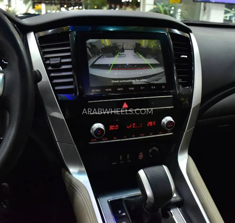 Mitsubishi Montero Sport 2023 for Sale in Dubai Image-14