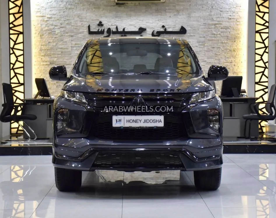 Mitsubishi Montero Sport 2023 for Sale in Dubai Image-2