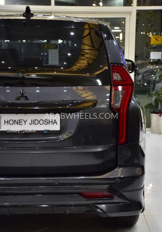 Mitsubishi Montero Sport 2023 for Sale in Dubai Image-9