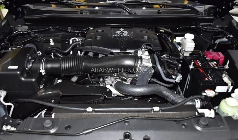 Mitsubishi Montero Sport 2023 for Sale in Dubai Image-18