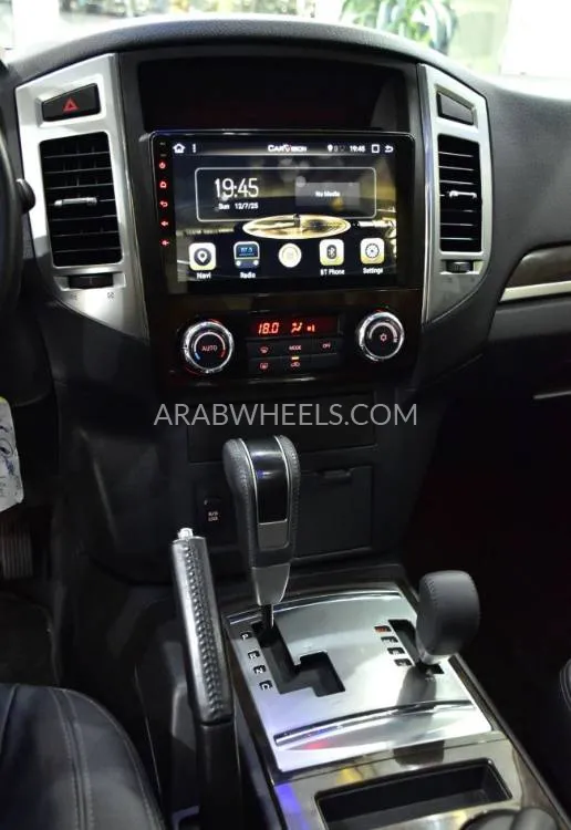 Mitsubishi Pajero 2018 for Sale in Dubai Image-16