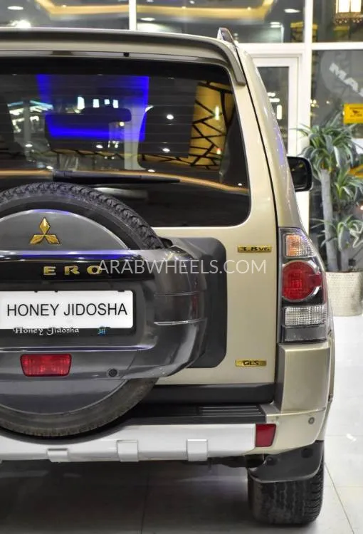 Mitsubishi Pajero 2018 for Sale in Dubai Image-9