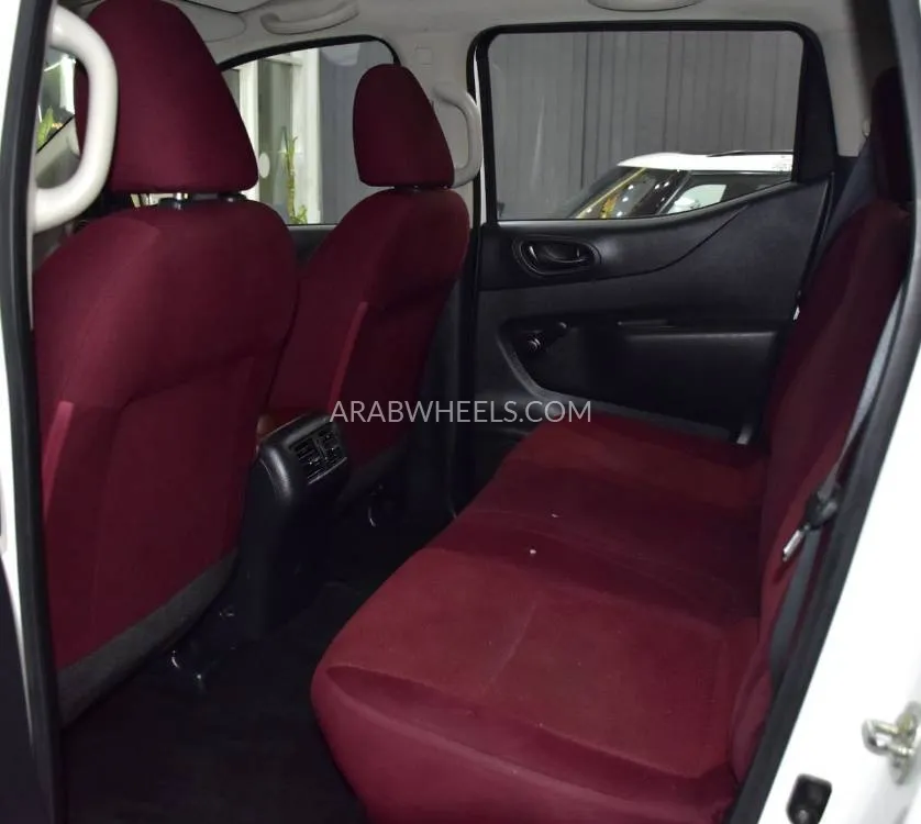 Nissan Navara 2019 for Sale in Dubai Image-14
