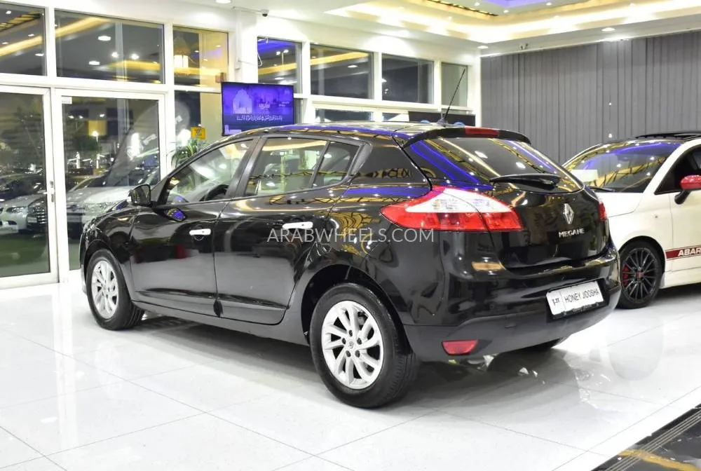 Renault Megane 2015 for Sale in Dubai Image-7