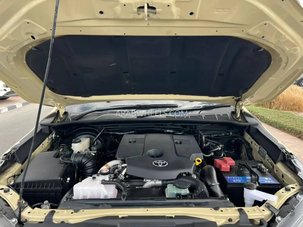 تويوتا هايلوكس 2023 for Sale in دبي Image-14