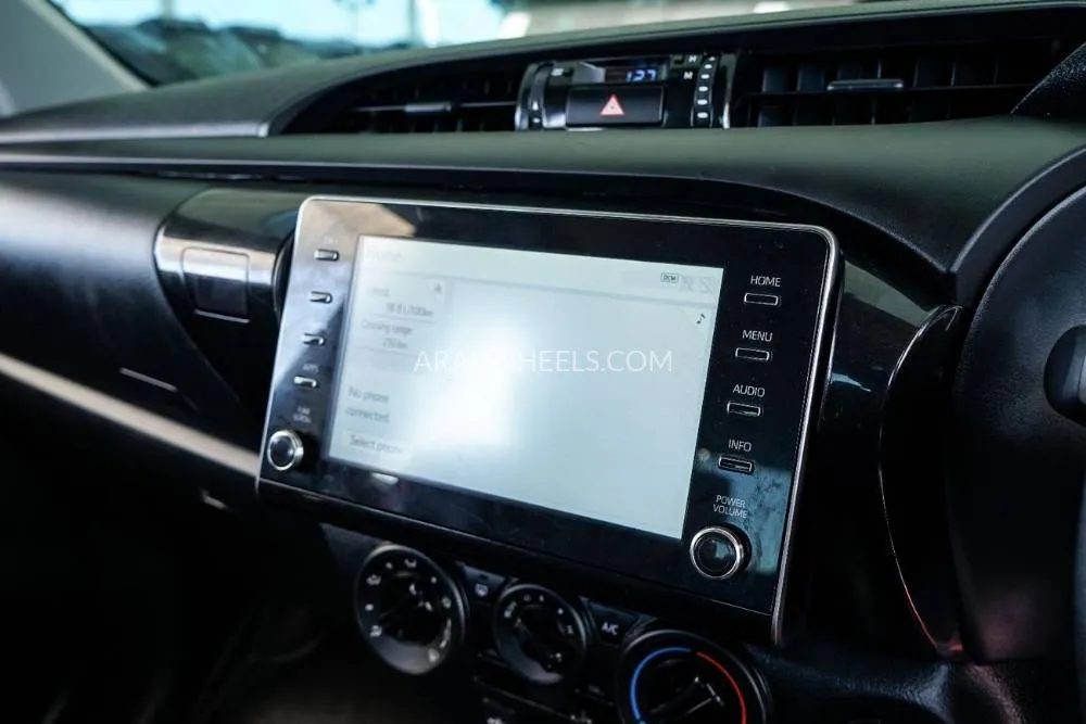 تويوتا هايلوكس 2024 for Sale in دبي Image-20