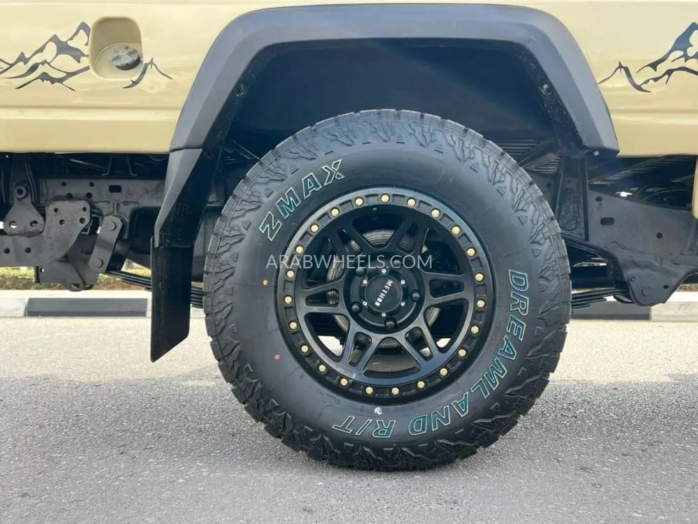 تويوتا لاند كروزر 70 سيريز 2022 for Sale in دبي Image-13