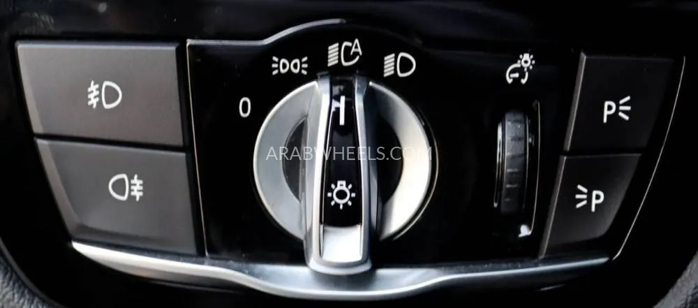 BMW 5 series 2020 for Sale in Sharjah Image-16