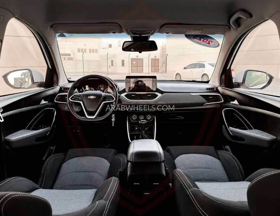 Chevrolet Captiva 2023 for Sale in Sharjah Image-13