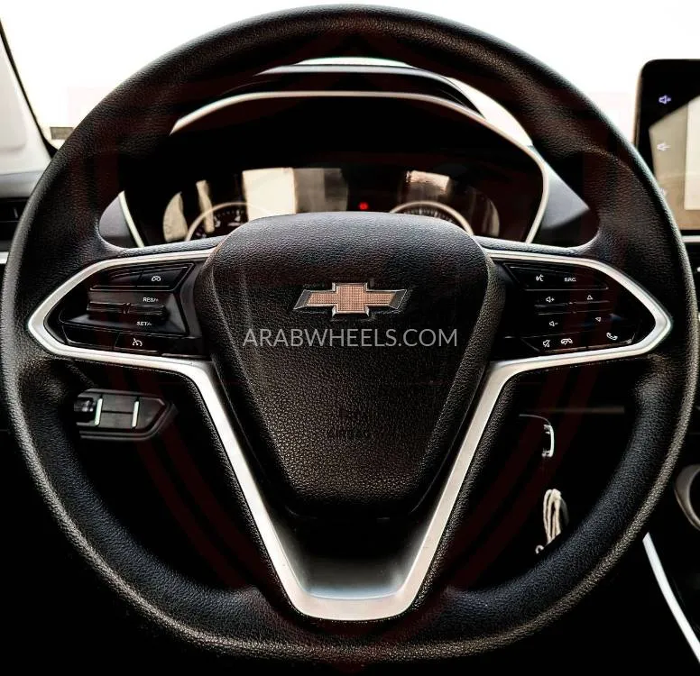 Chevrolet Captiva 2023 for Sale in Sharjah Image-14