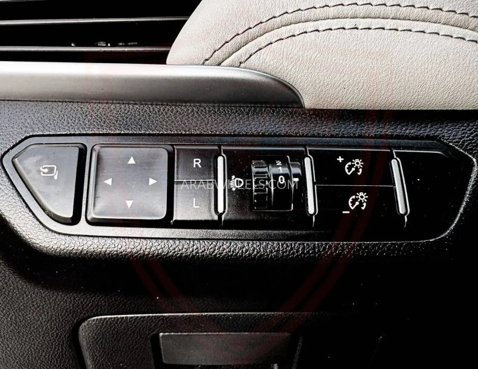 Chevrolet Captiva 2022 for Sale in Sharjah Image-22