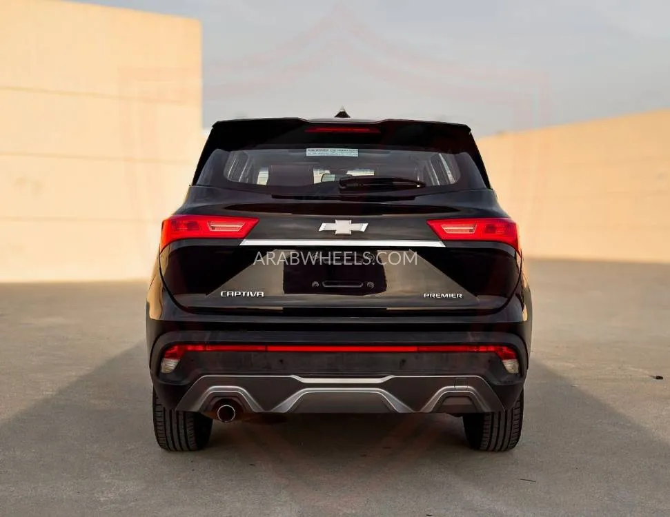 Chevrolet Captiva 2023 for Sale in Sharjah Image-5