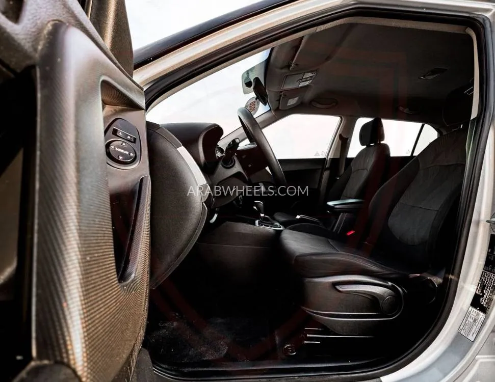 Hyundai Creta 2020 for Sale in Sharjah Image-8