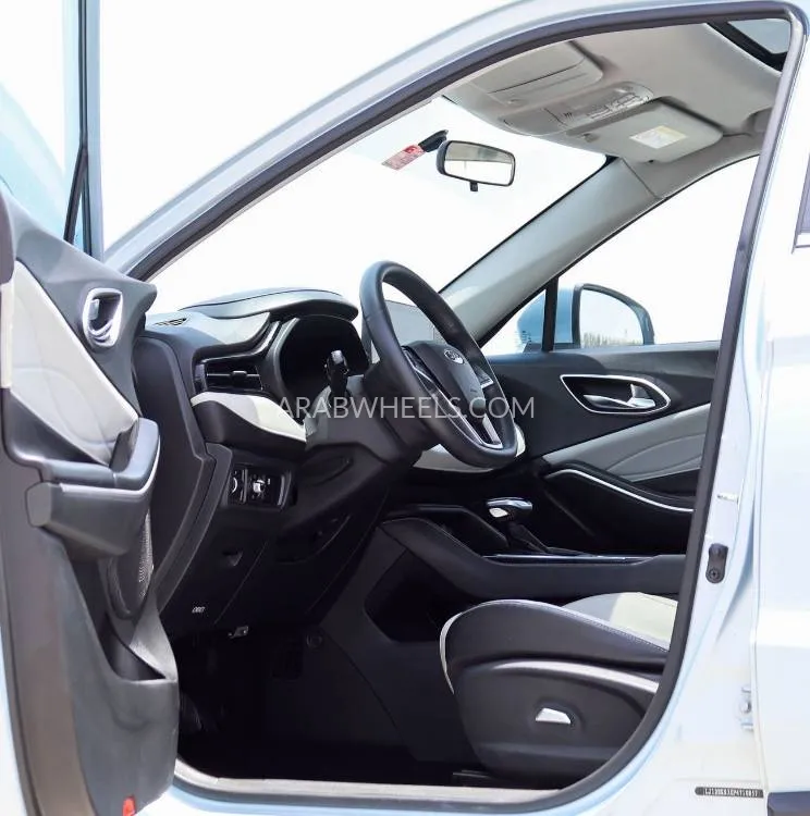 JAC JS4 2023 for Sale in Sharjah Image-8