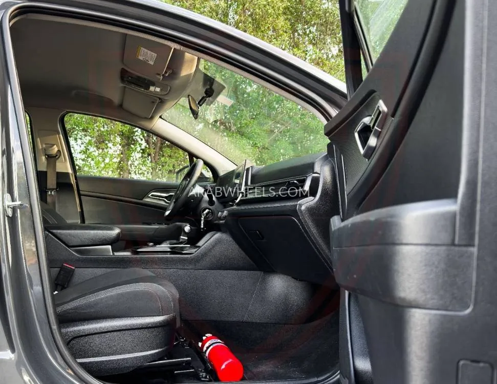 Kia Sportage 2023 for Sale in Sharjah Image-10