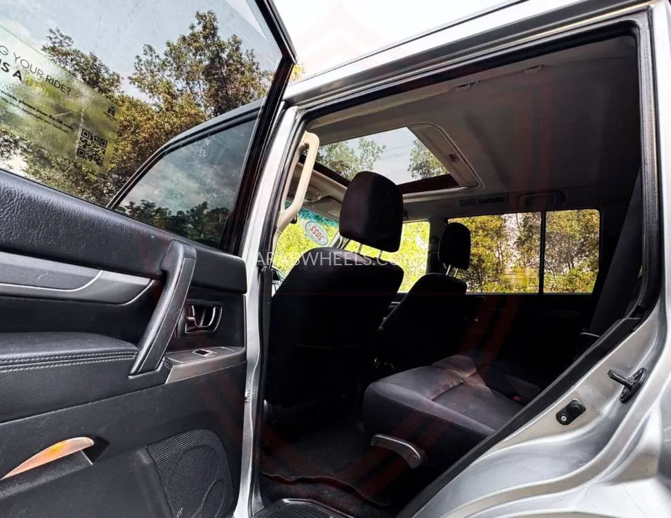 Mitsubishi Pajero 2022 for Sale in Sharjah Image-10