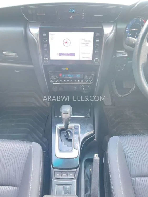 Toyota Fortuner 2023 for Sale in Dubai Image-10