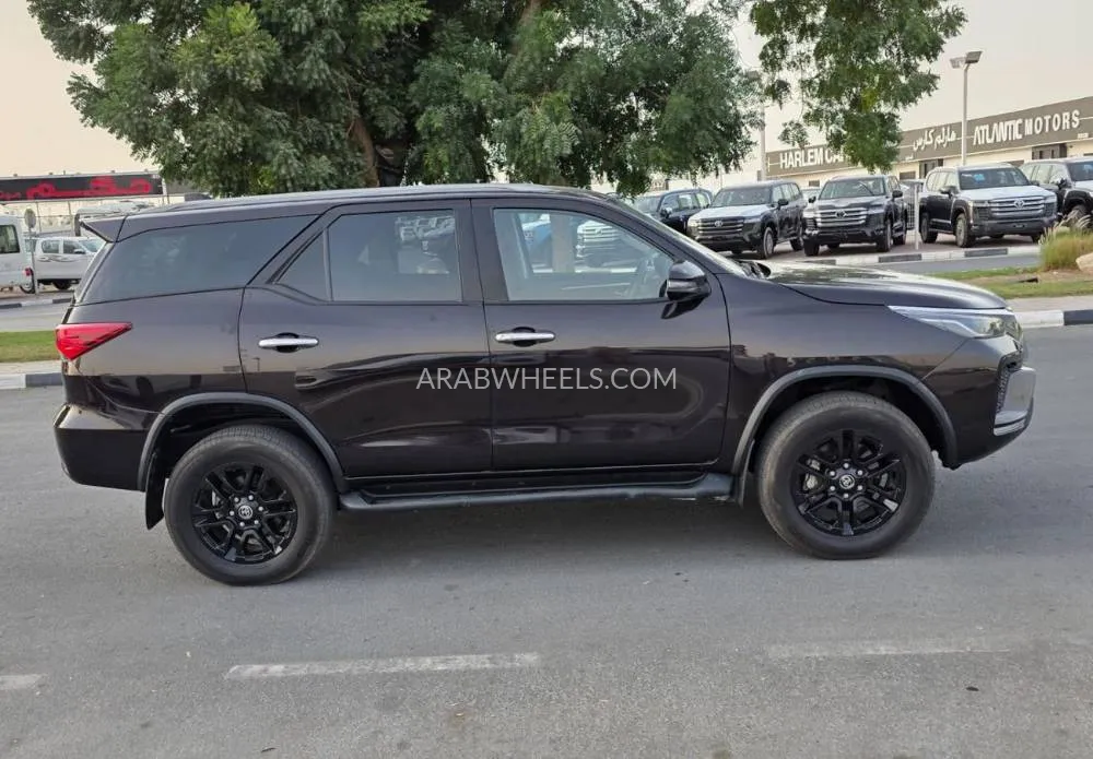 Toyota Fortuner 2024 for Sale in Dubai Image-9