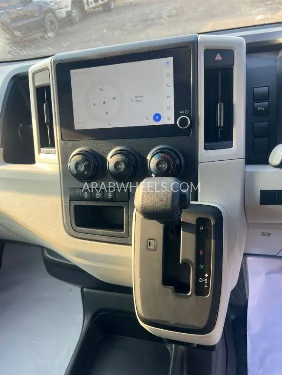 Toyota Hiace 2024 for Sale in Dubai Image-14