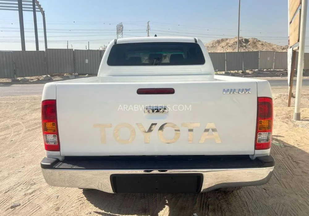 Toyota Hilux 2013 for Sale in Dubai Image-6