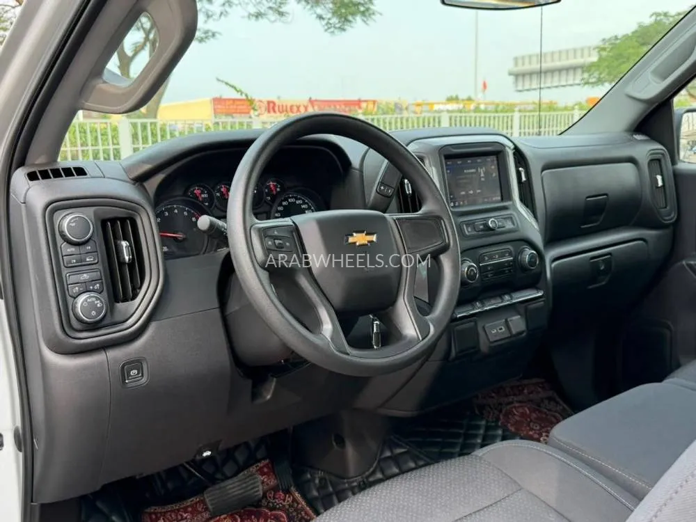 Chevrolet Silverado 2022 for Sale in Dubai Image-11