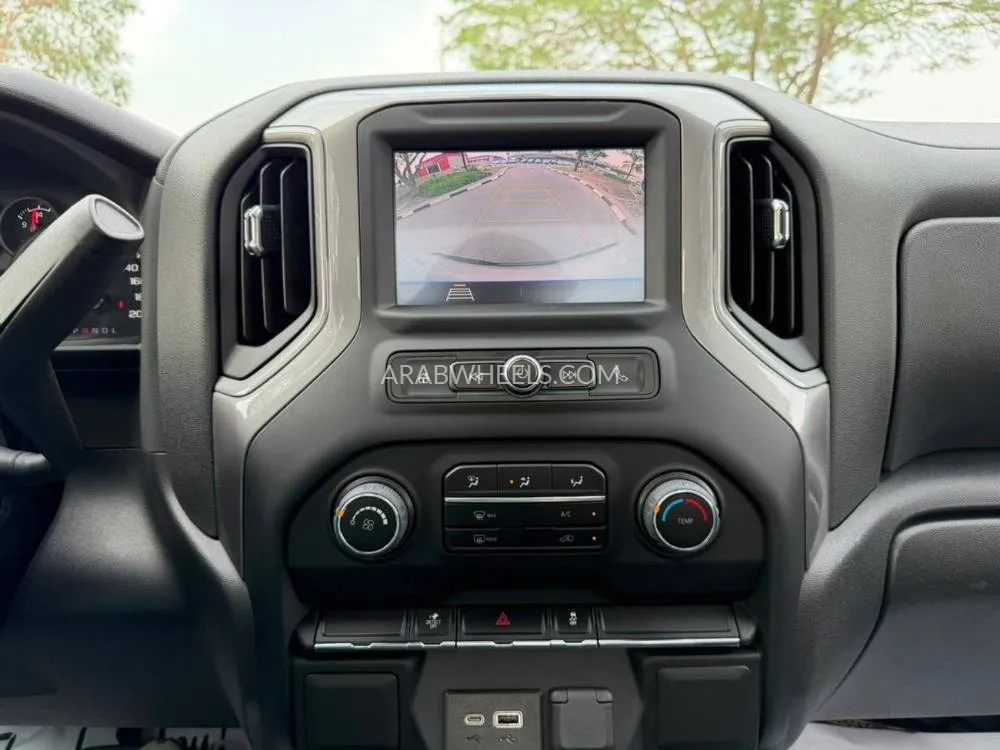 Chevrolet Silverado 2022 for Sale in Dubai Image-12